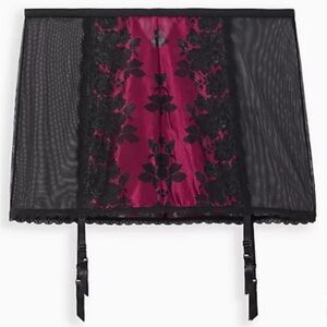 TORRID Two Tone Lace Skirt Garter